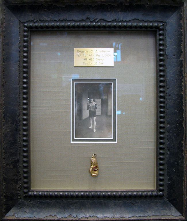 Vintage golden gloves with photo frame