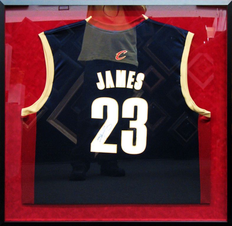 Shadow box frame