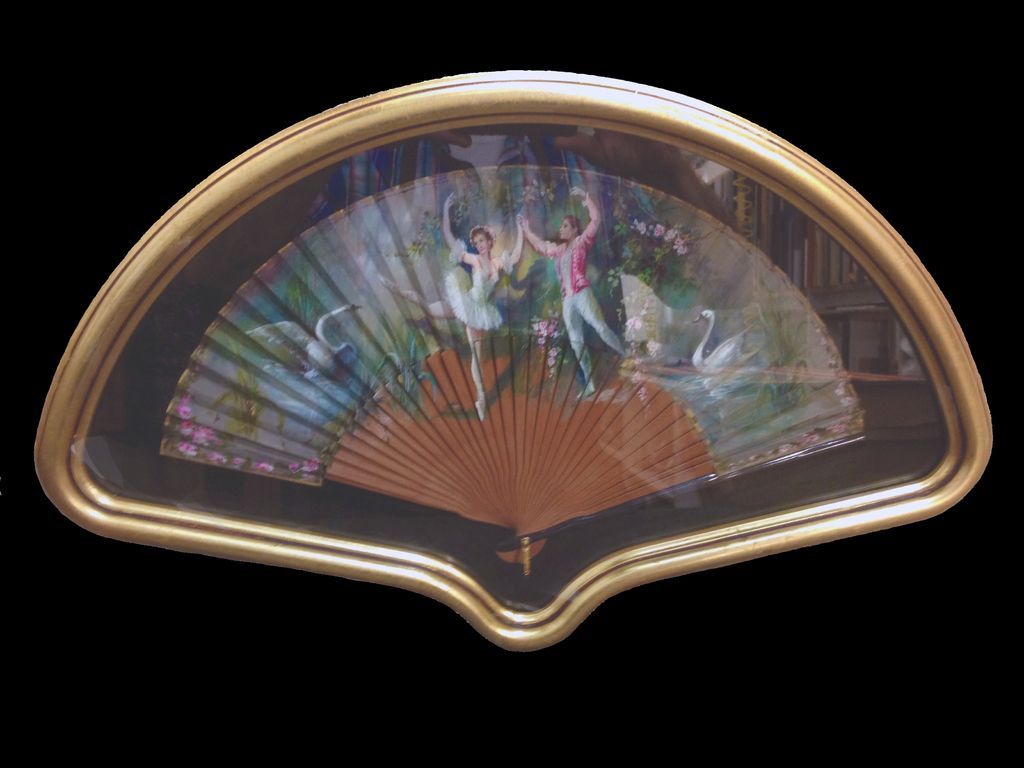 Shadow box frame
