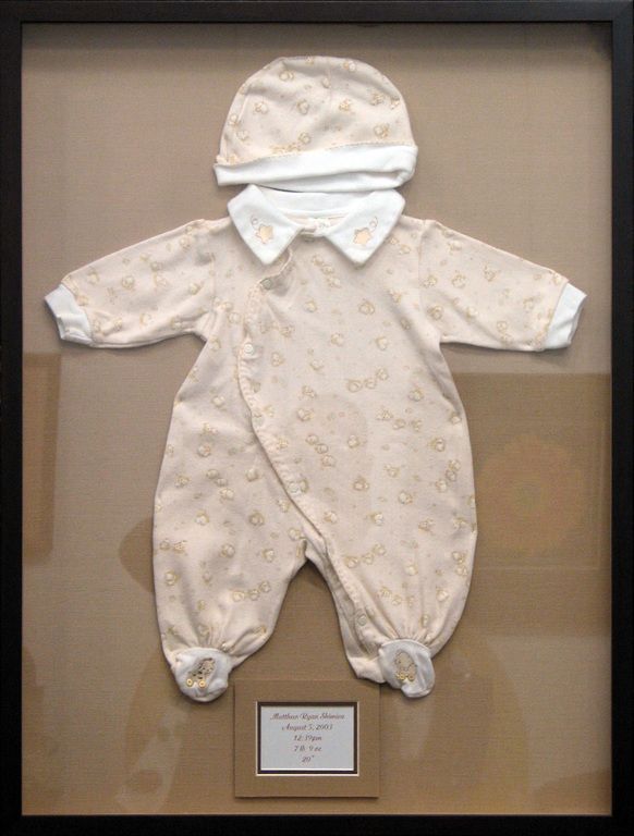 Shadow box frame