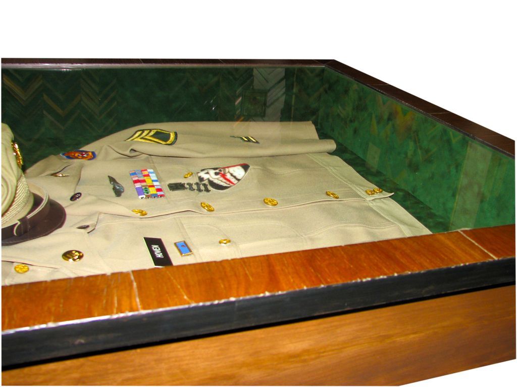 Shadow box frame