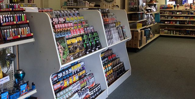 medford news and tobacco Magazines & Periodicals Medford, Bend & Grants Pass, Oregon (OR)