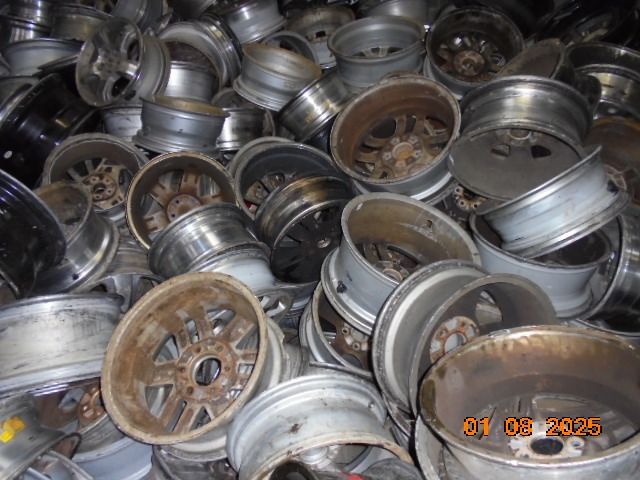 Scrap aluminum rims