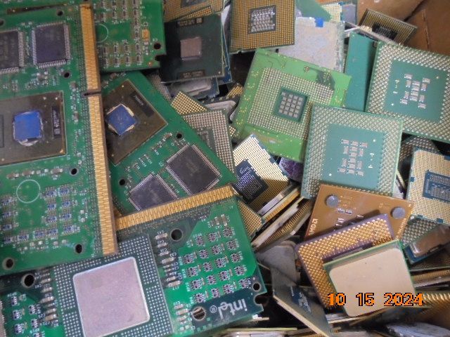 E-scrap CPU chips and slots