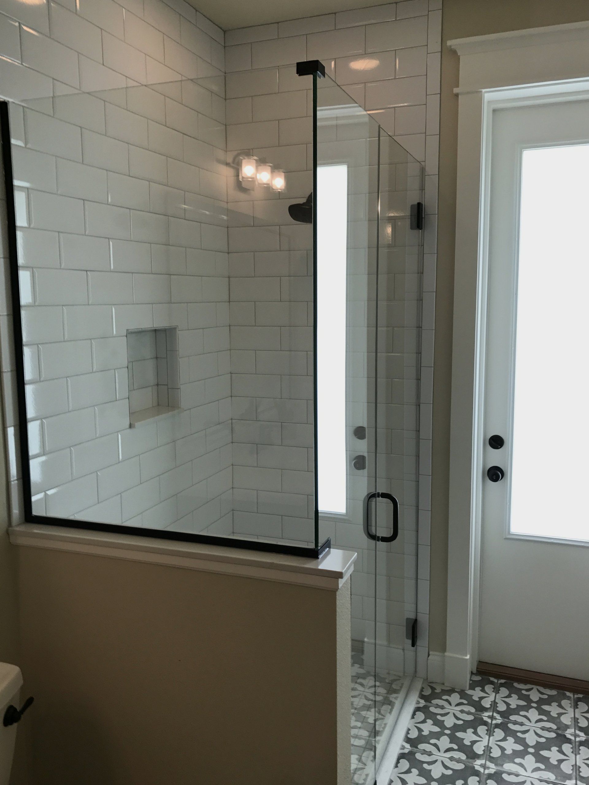 Frameless shower door