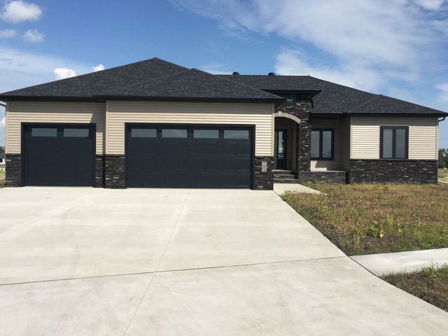 #11 Aspen Ridge Short Cool Black Plain Glass