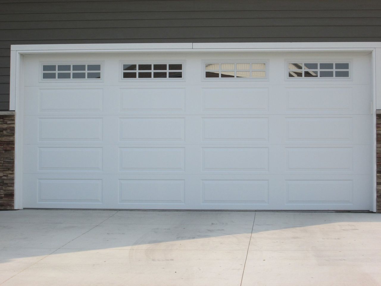 #9 Long Raised Panel White, Long Stockton Glass