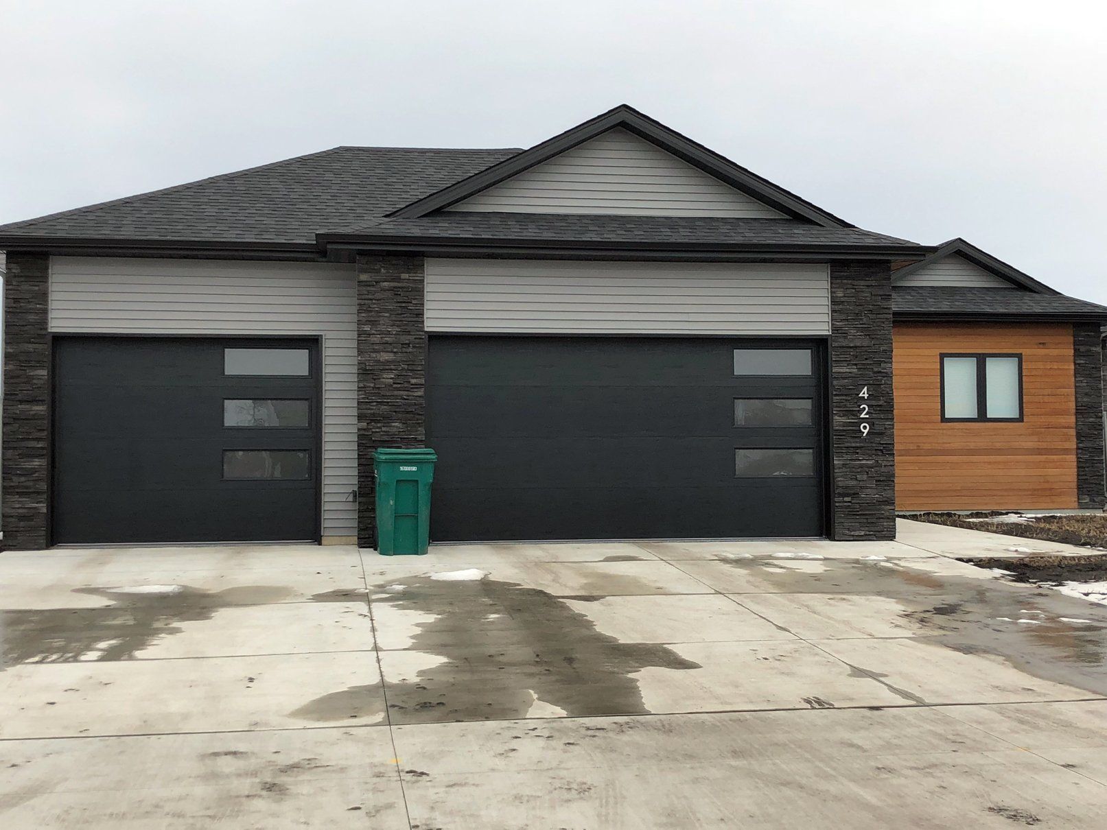 # 10 Cool Black Flush with Frosted Glass