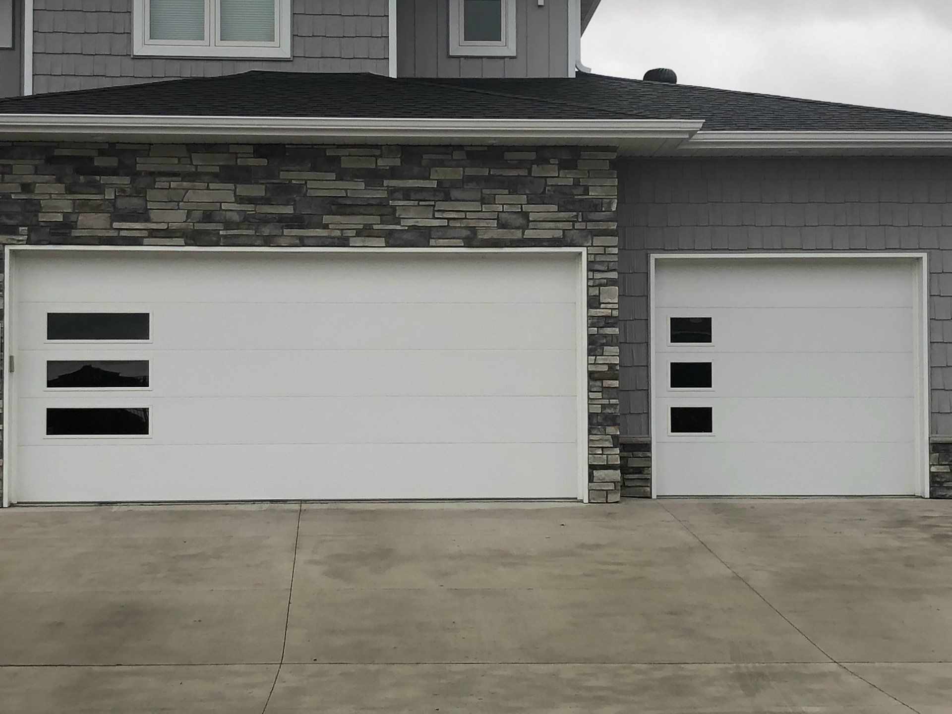 # 11 Flush White Long & Short Plain Glass