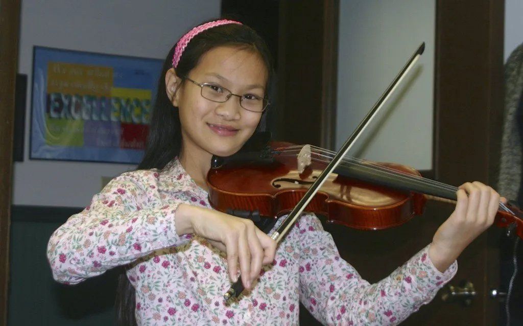 Girl playing violin