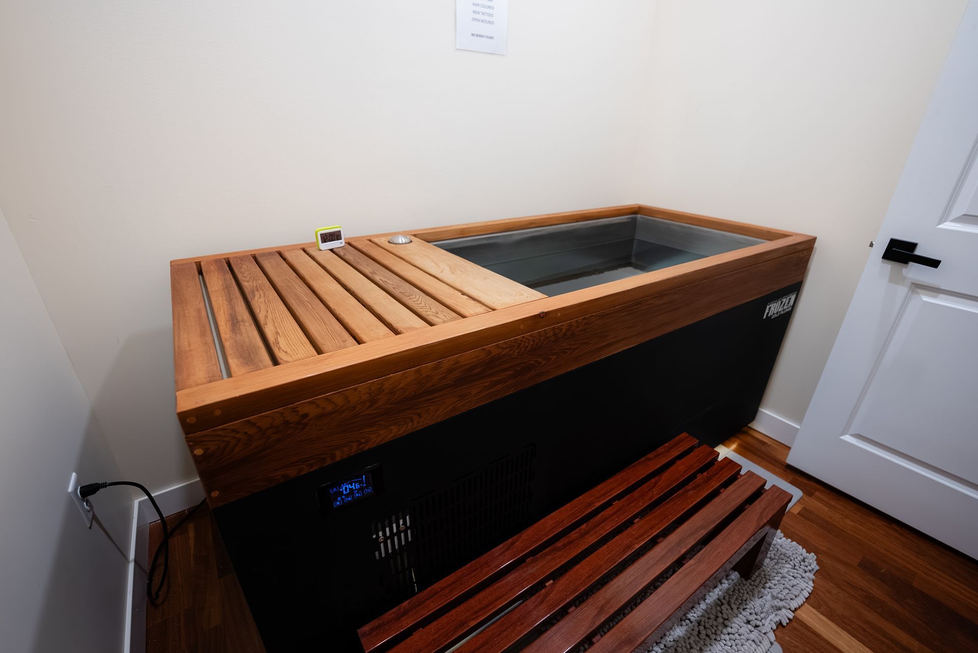 Cold plunge tub