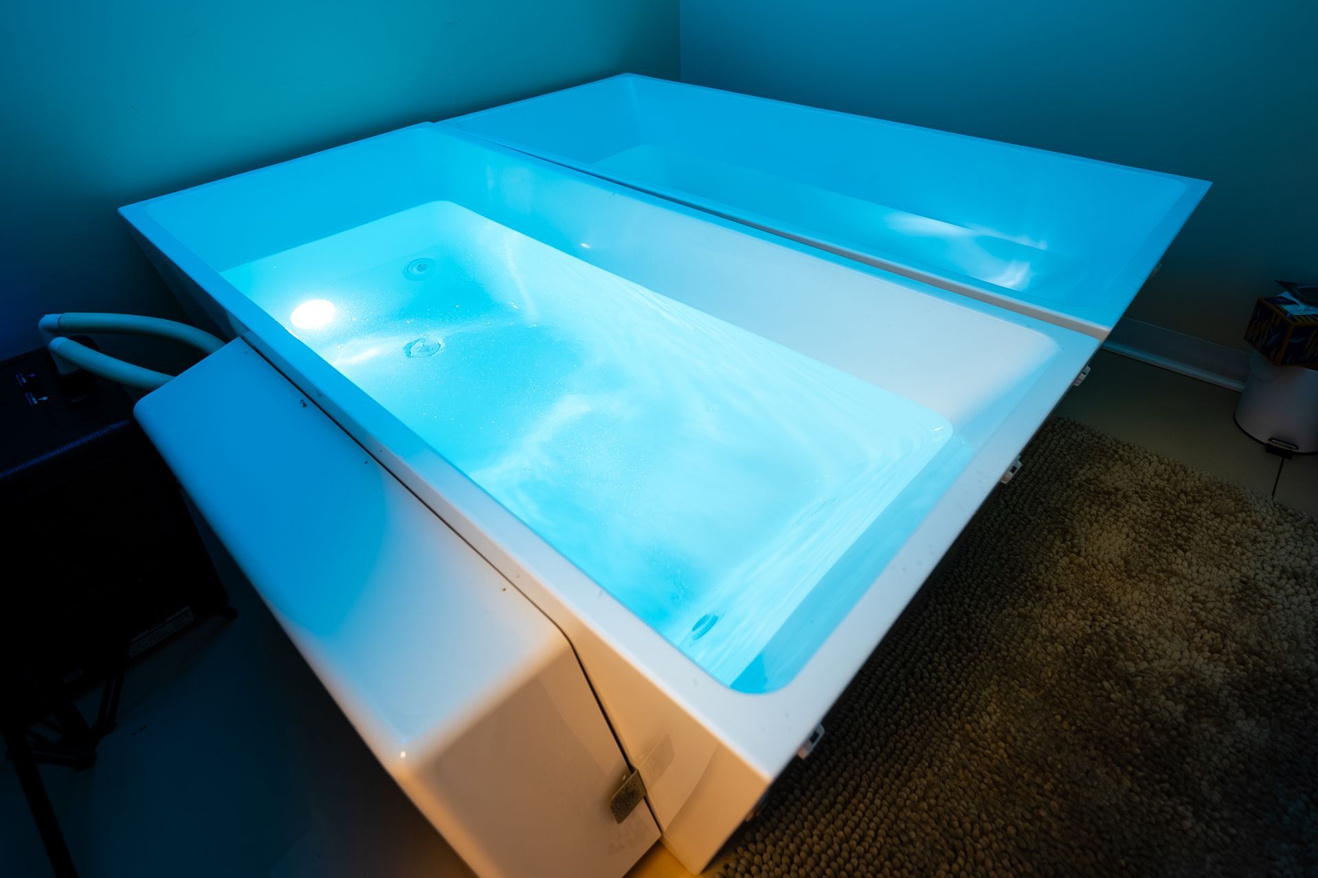 Contrast therapy tubs