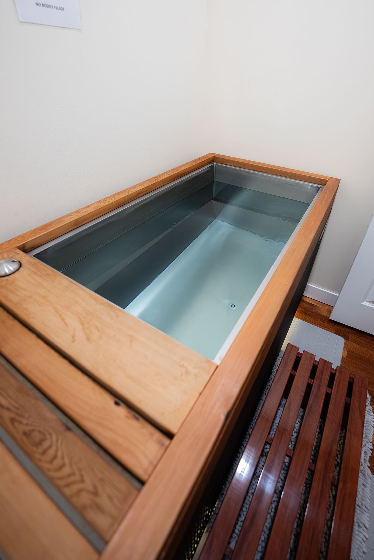 Cold plunge tub
