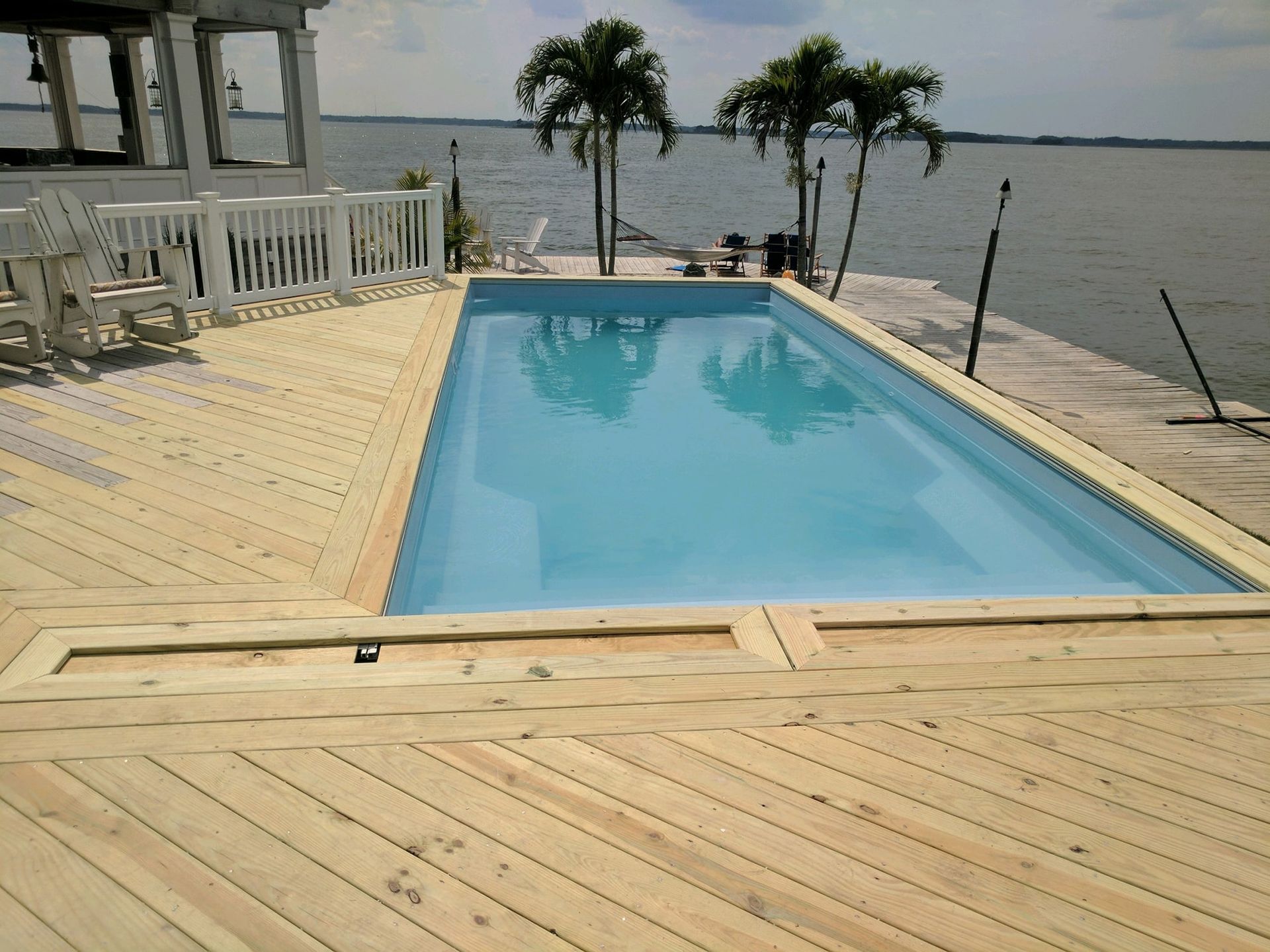 Swimming pool