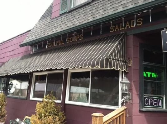 Restaurant with awning: 