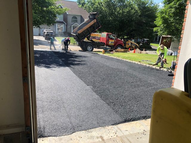 NJ Paving Contractor : Parking Lots and Driveways : Residential &  Commericlal