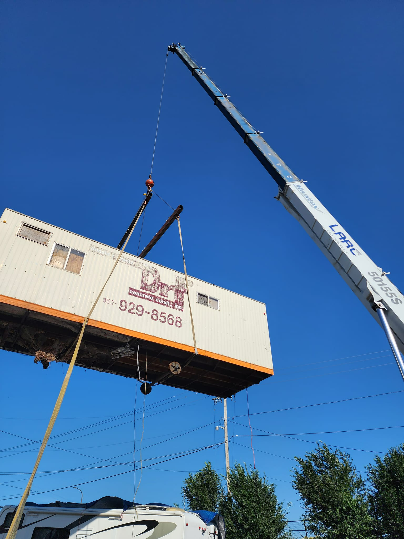 Commercial crane services