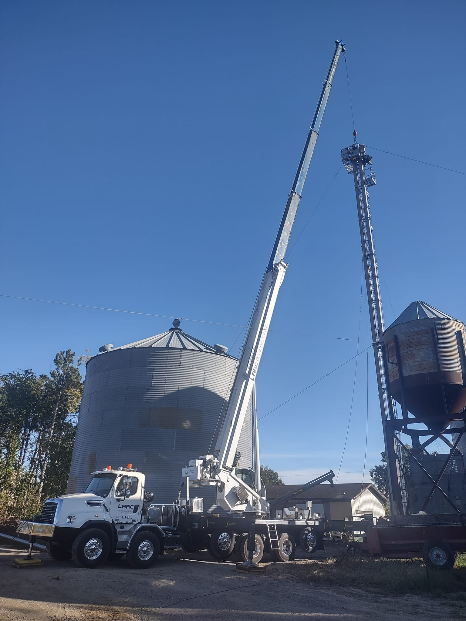 Commercial crane services