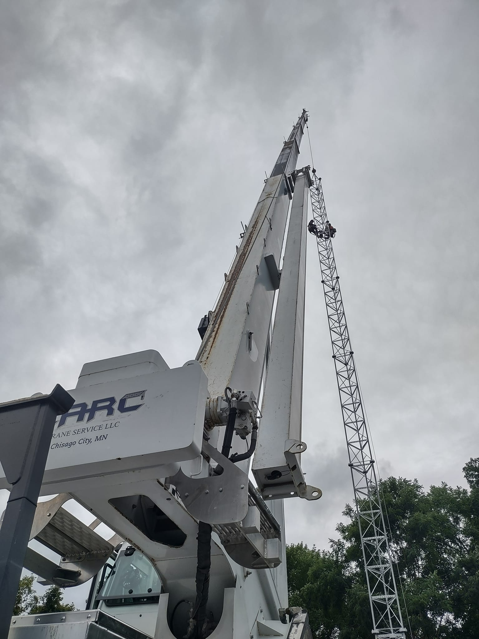 Commercial crane services
