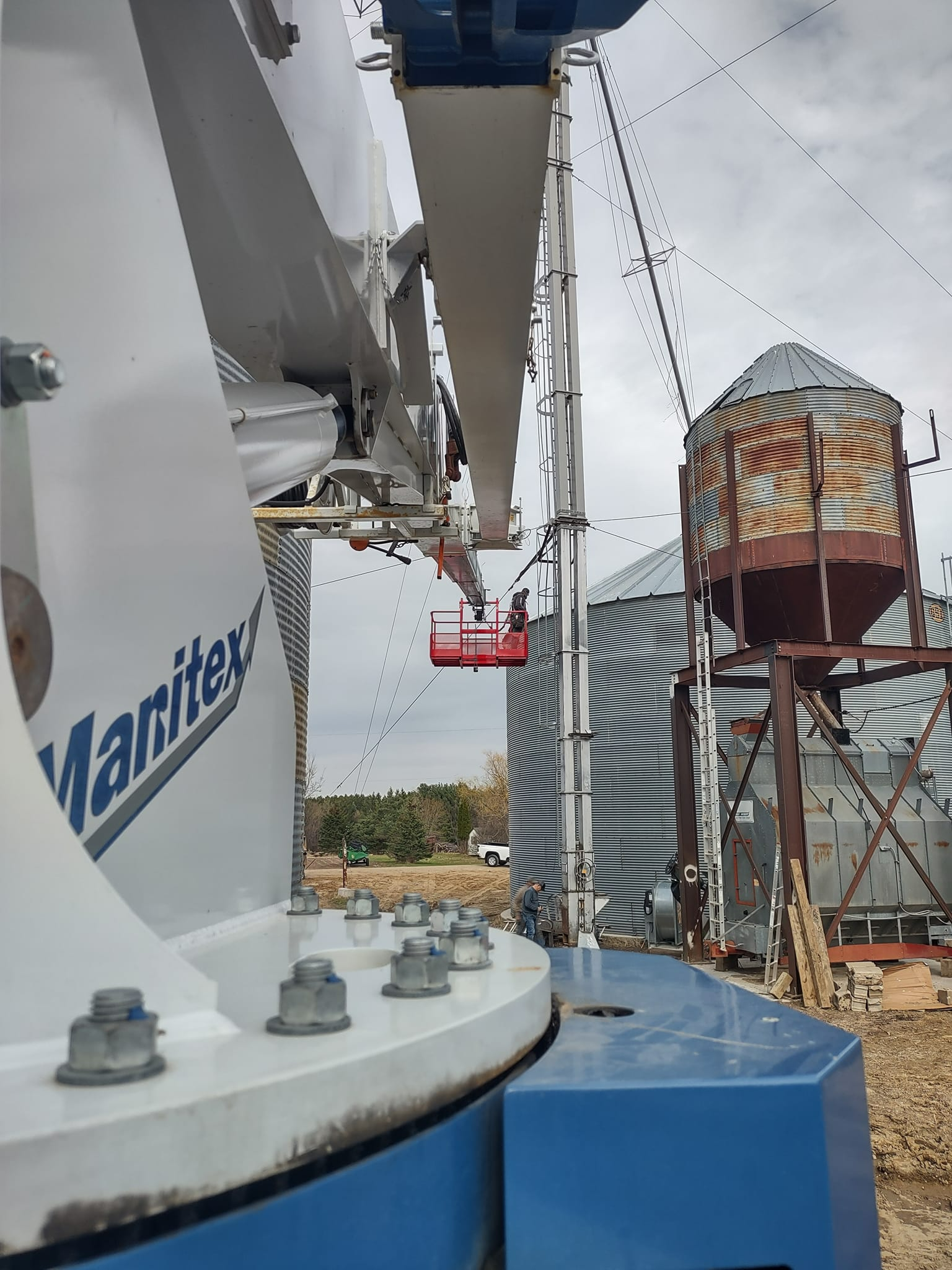 Commercial crane services