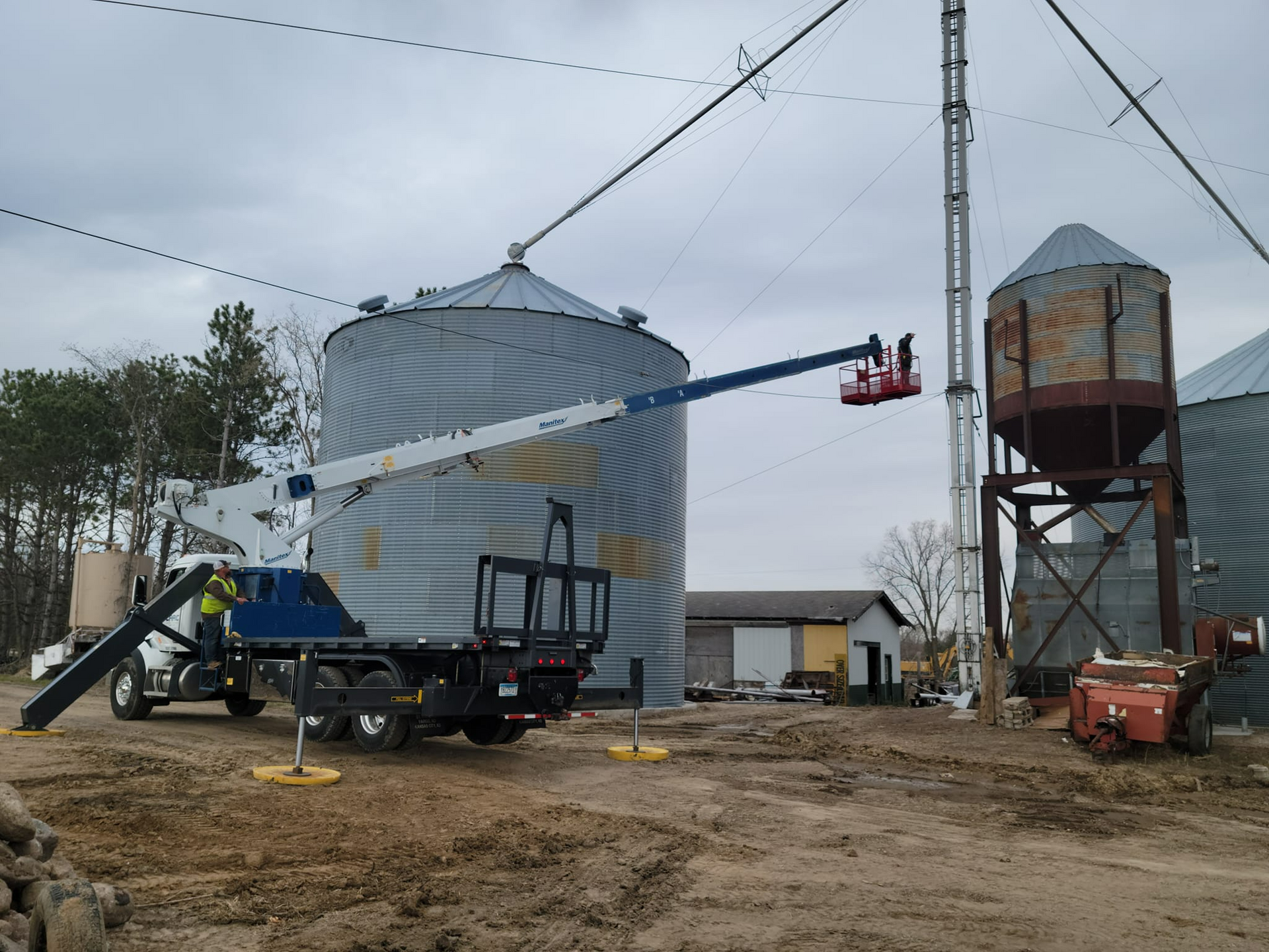 Commercial crane services