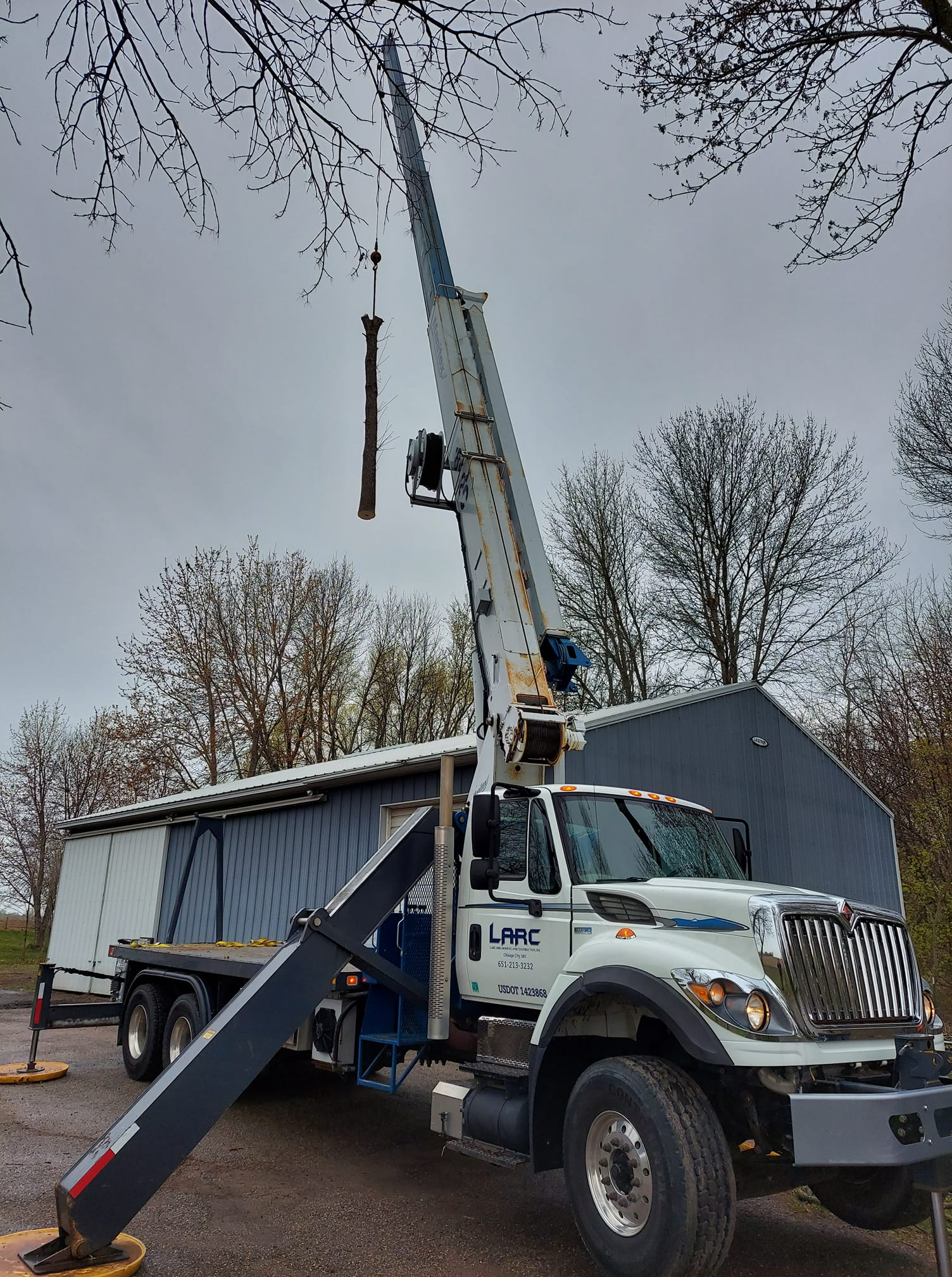 Commercial crane services
