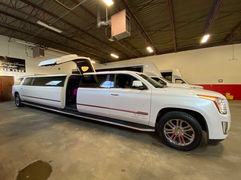 Escalade limo right side with open door