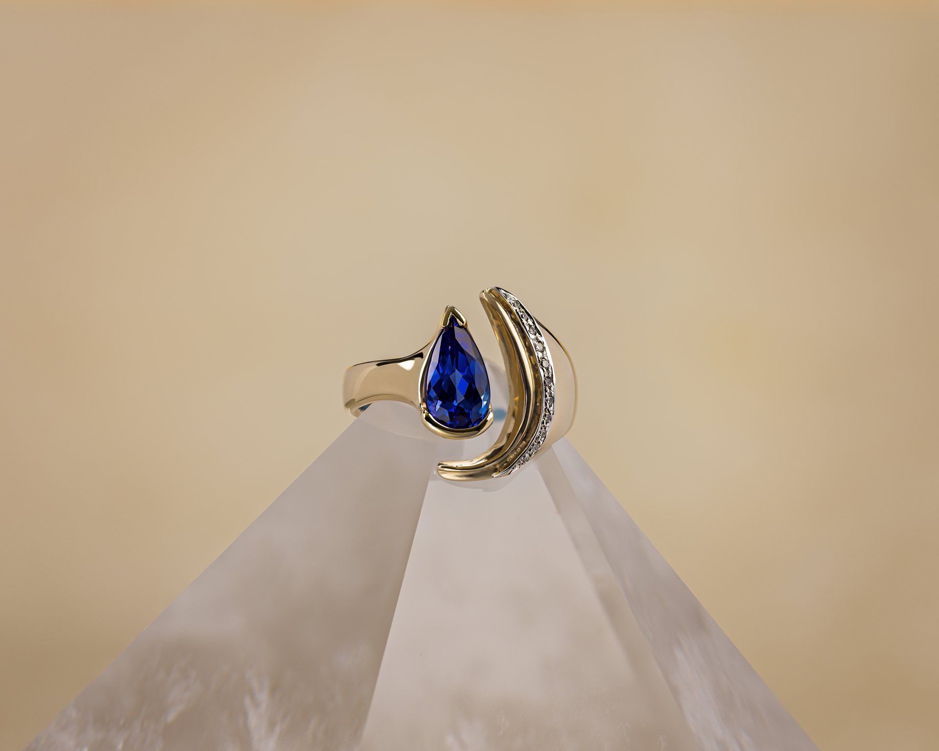 Elegant ring design