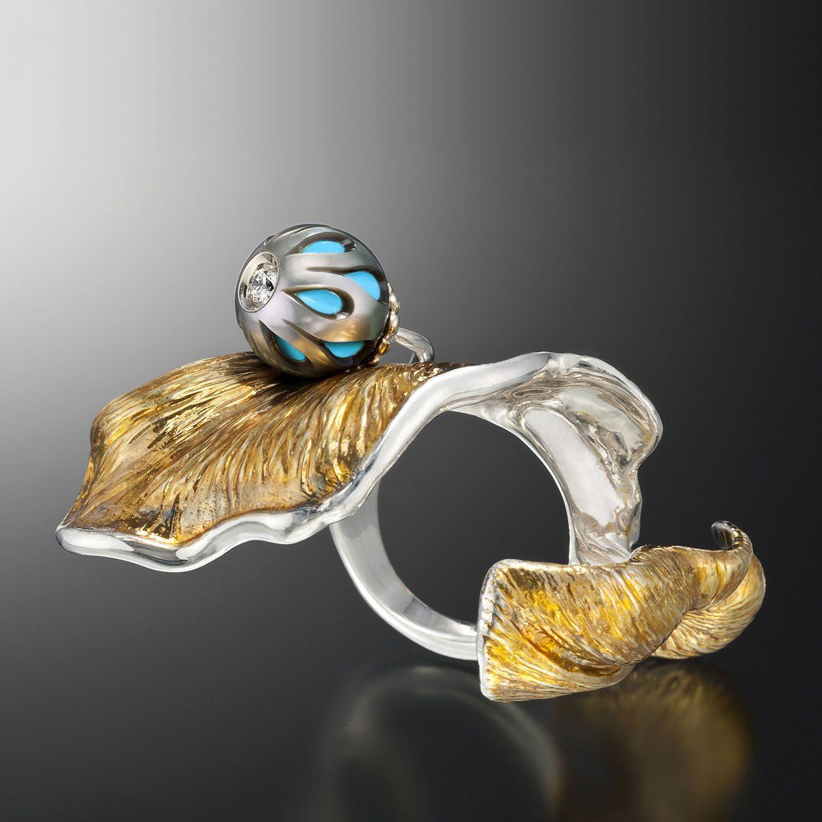 Beautiful jewelries with pearl