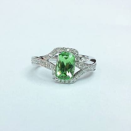 Beautiful emerald ring