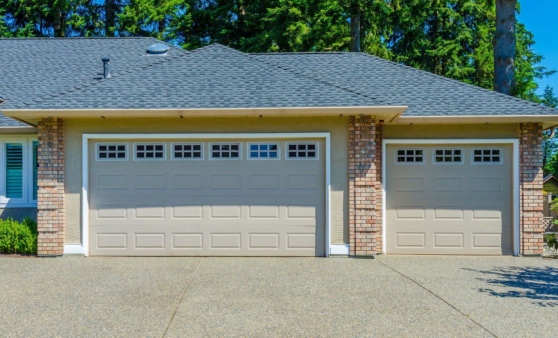Garage Doors By Roy North