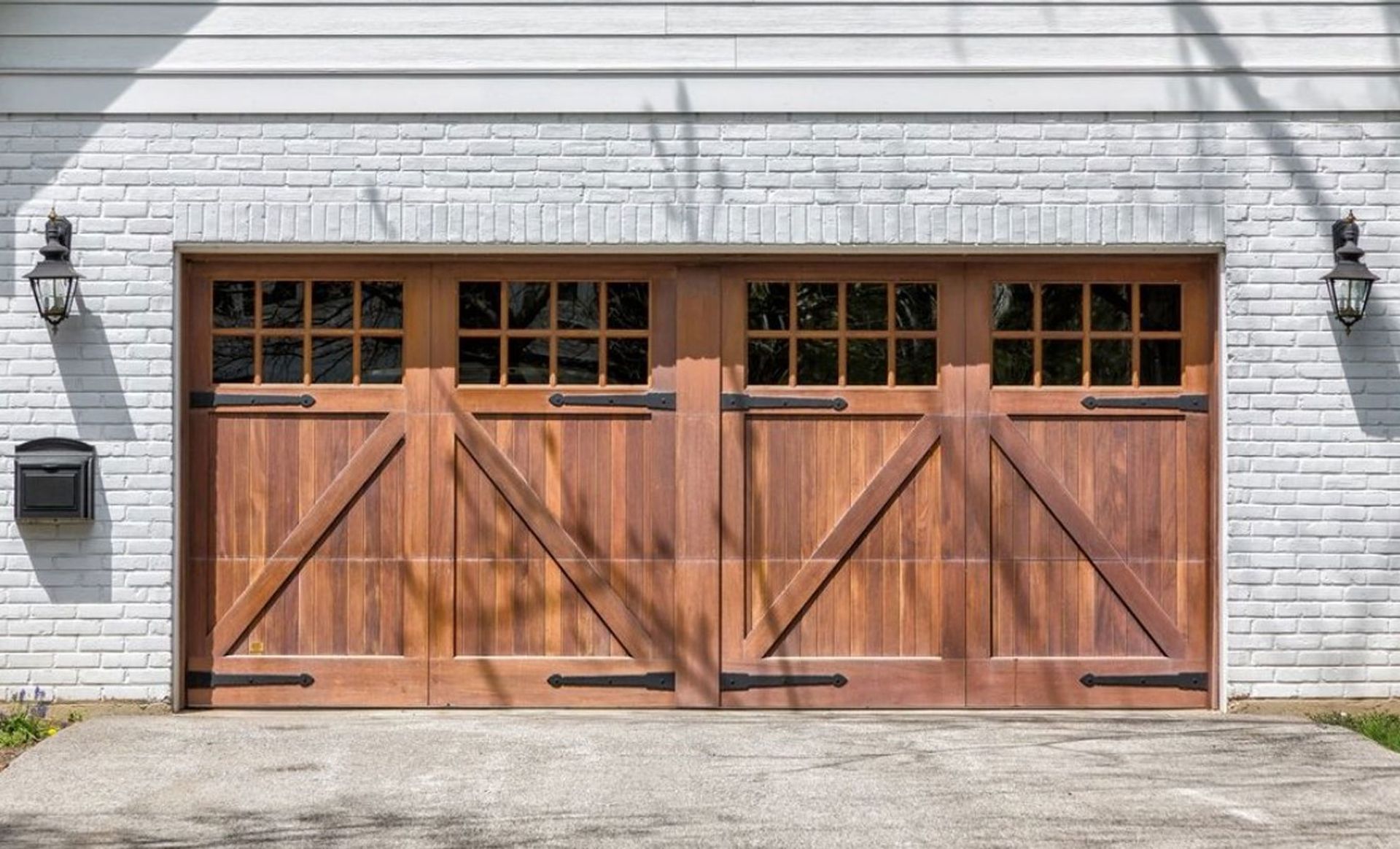 Garage Doors By Roy North
