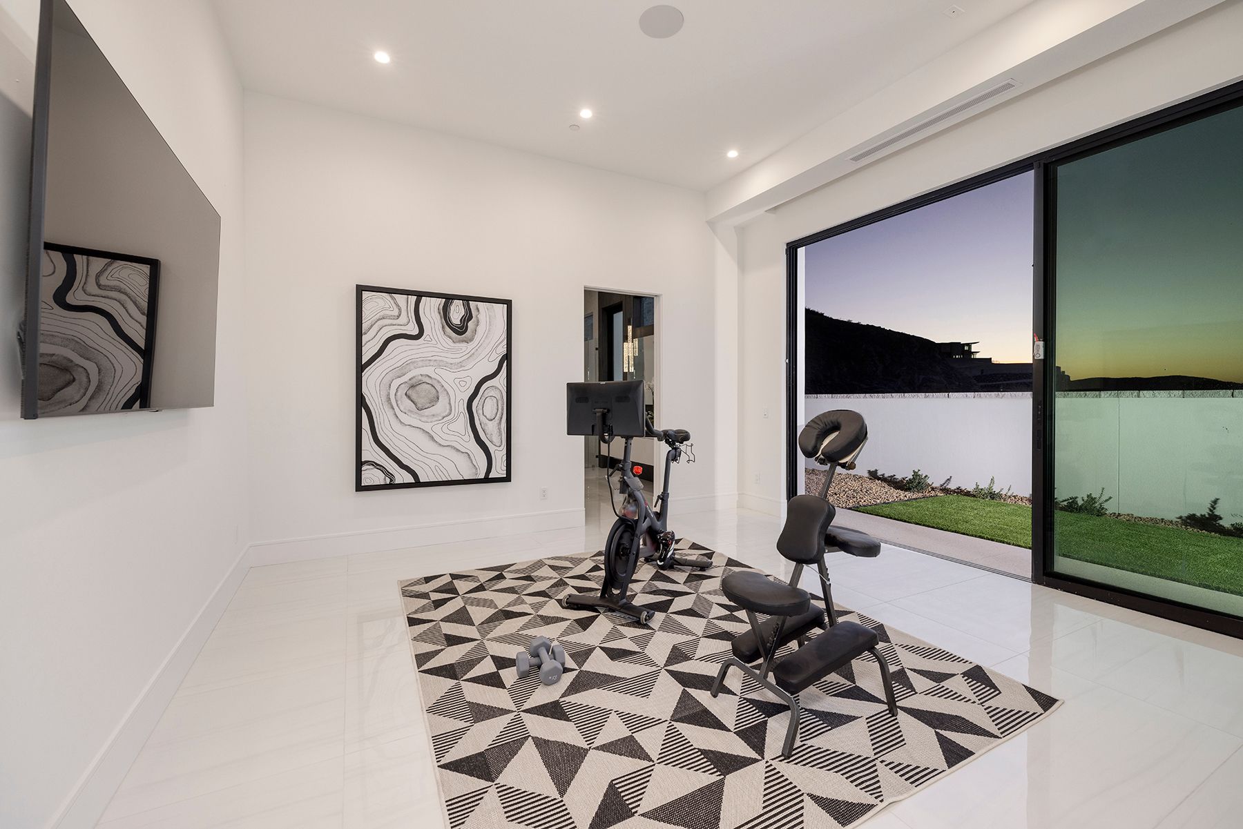 there is a massage chair in the middle of the room