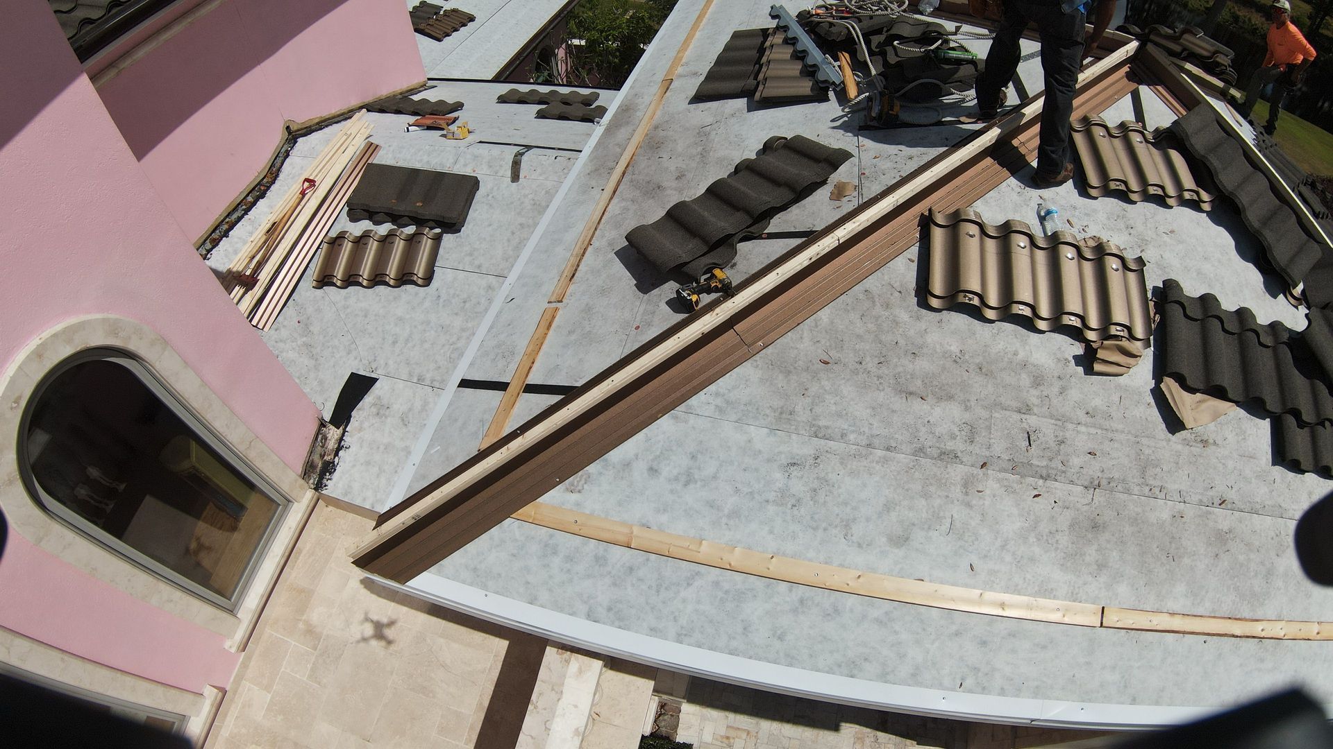 A roof with a lot of shingles on it