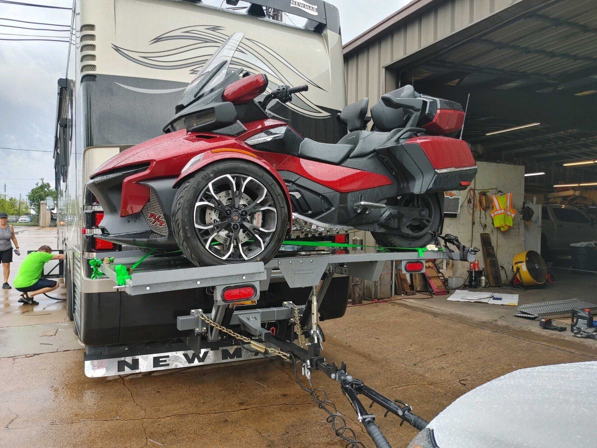 RV Motorcycle Lifts & Hitches | Motorcycle Lift Experts Houston