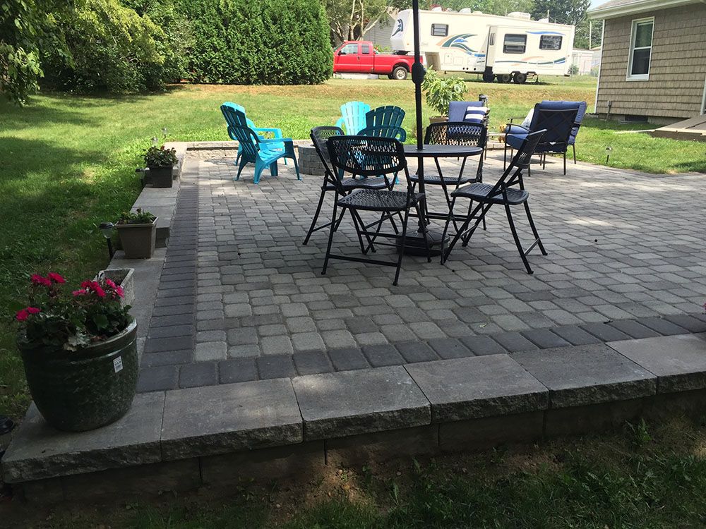 Garden with tables and chairs.