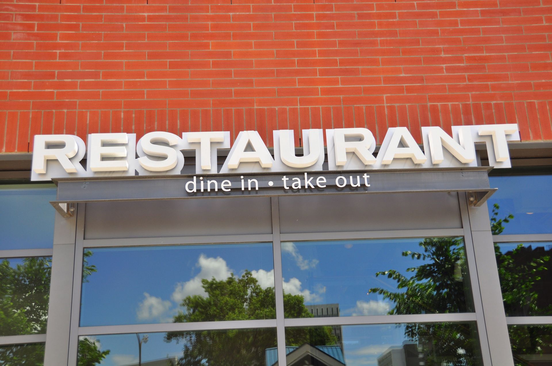 5 Reasons to Consider Commercial Sign Services