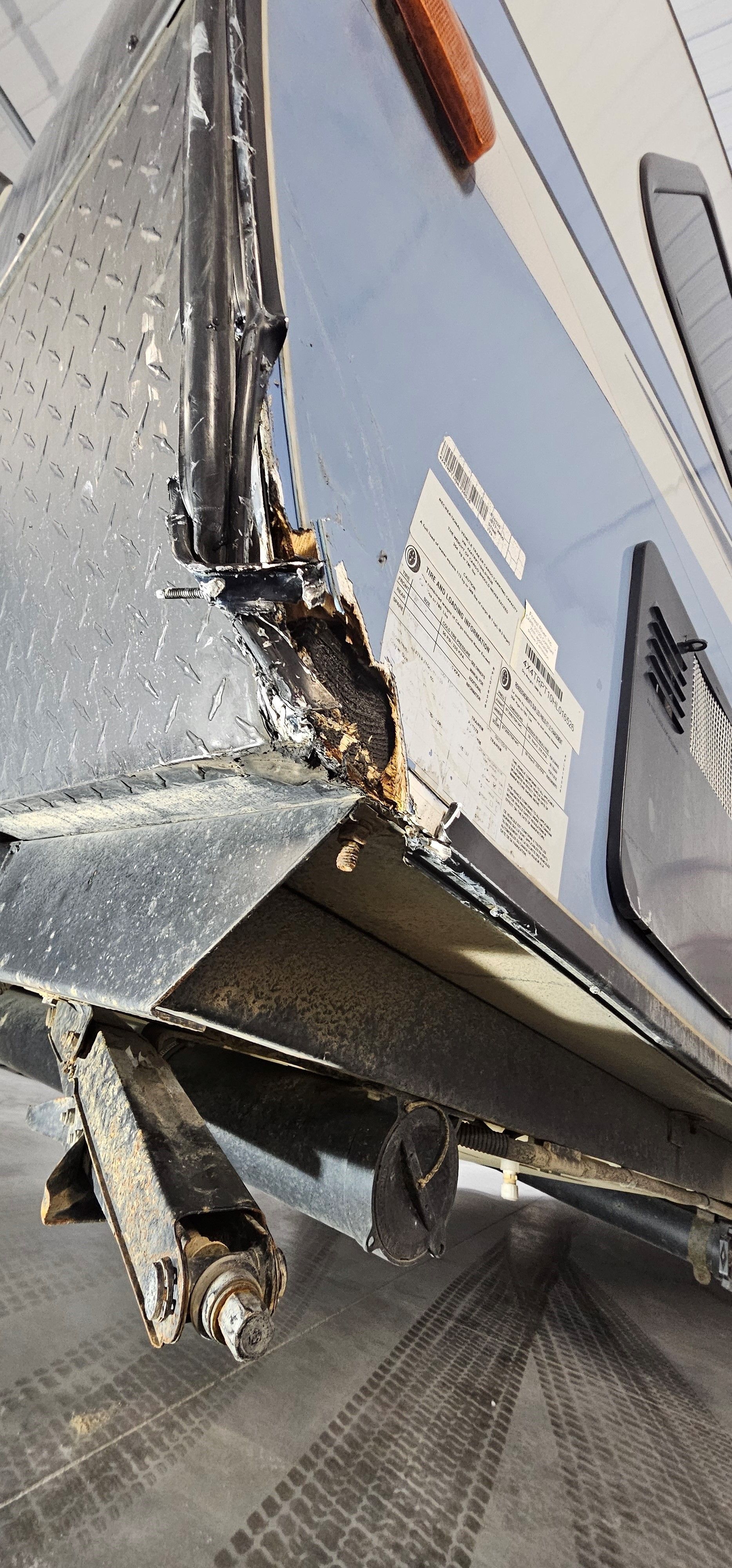 A close-up of a piece of metal with a hole in it.