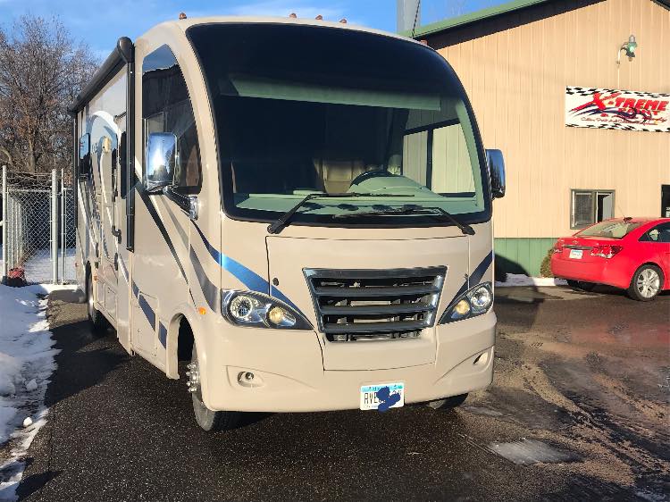 RV collision and paint repair services