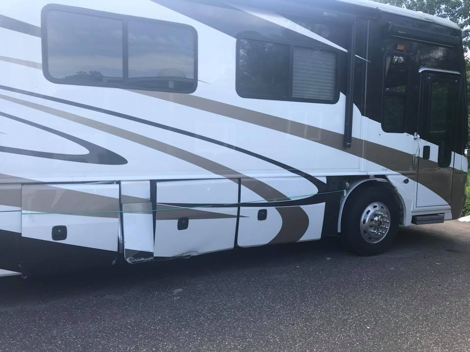 RV collision and paint repair services