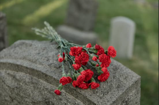 Memorial monument