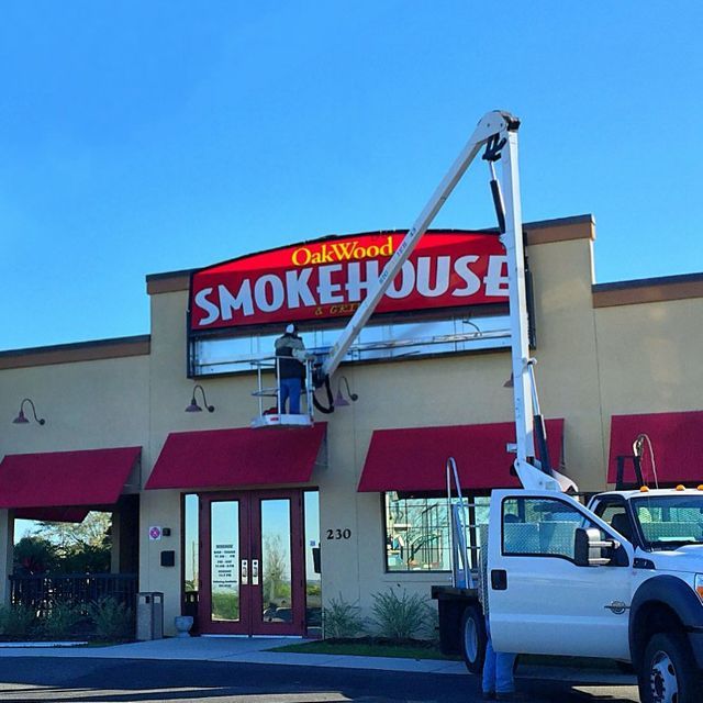 OakWood Smokehouse and Grill