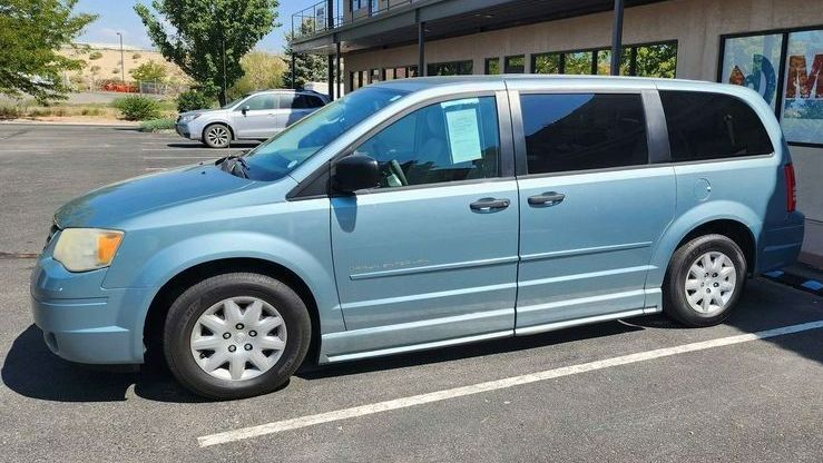 2008 Chrysler Town & Country LX Minivan 4D