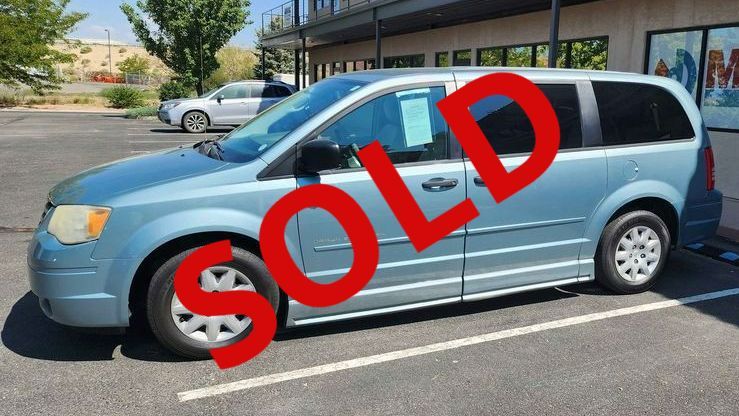2008 Chrysler Town & Country LX Minivan 4D