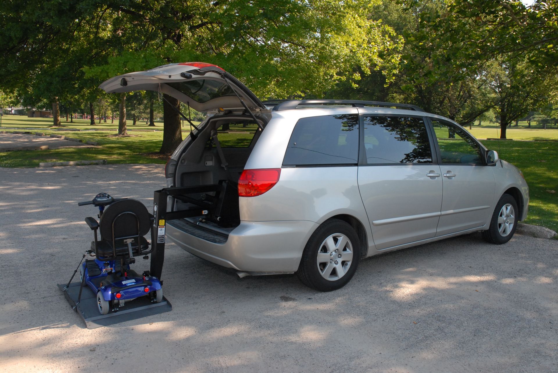 car wheelchair lift