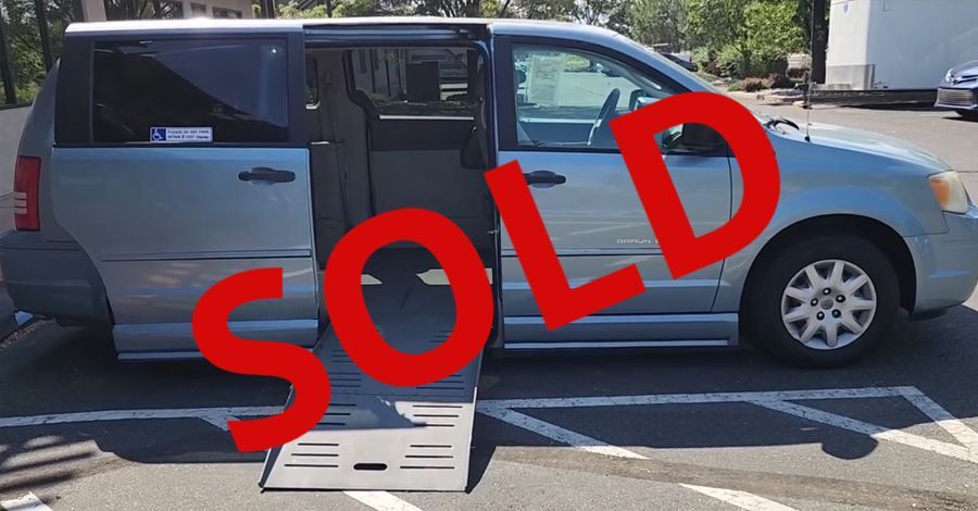 2008 Chrysler Town & Country LX Minivan 4D