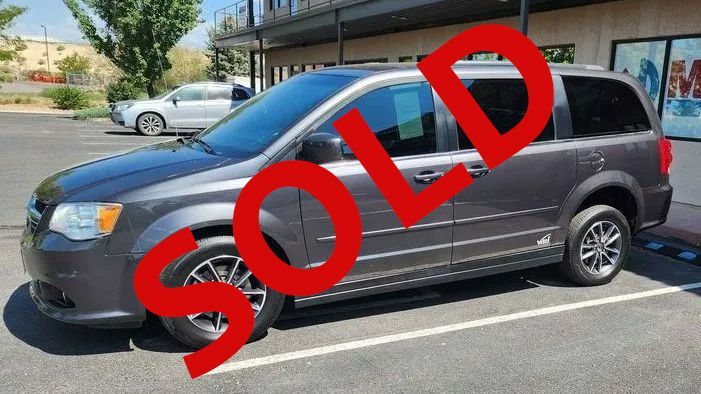 2017 Dodge Caravan Passenger SXT Minivan 4D