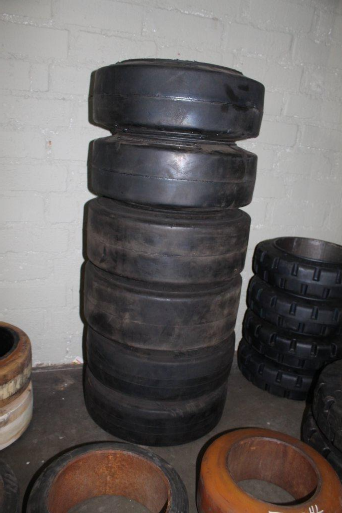 Forklift tires