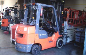 Pre-owned lift truck
