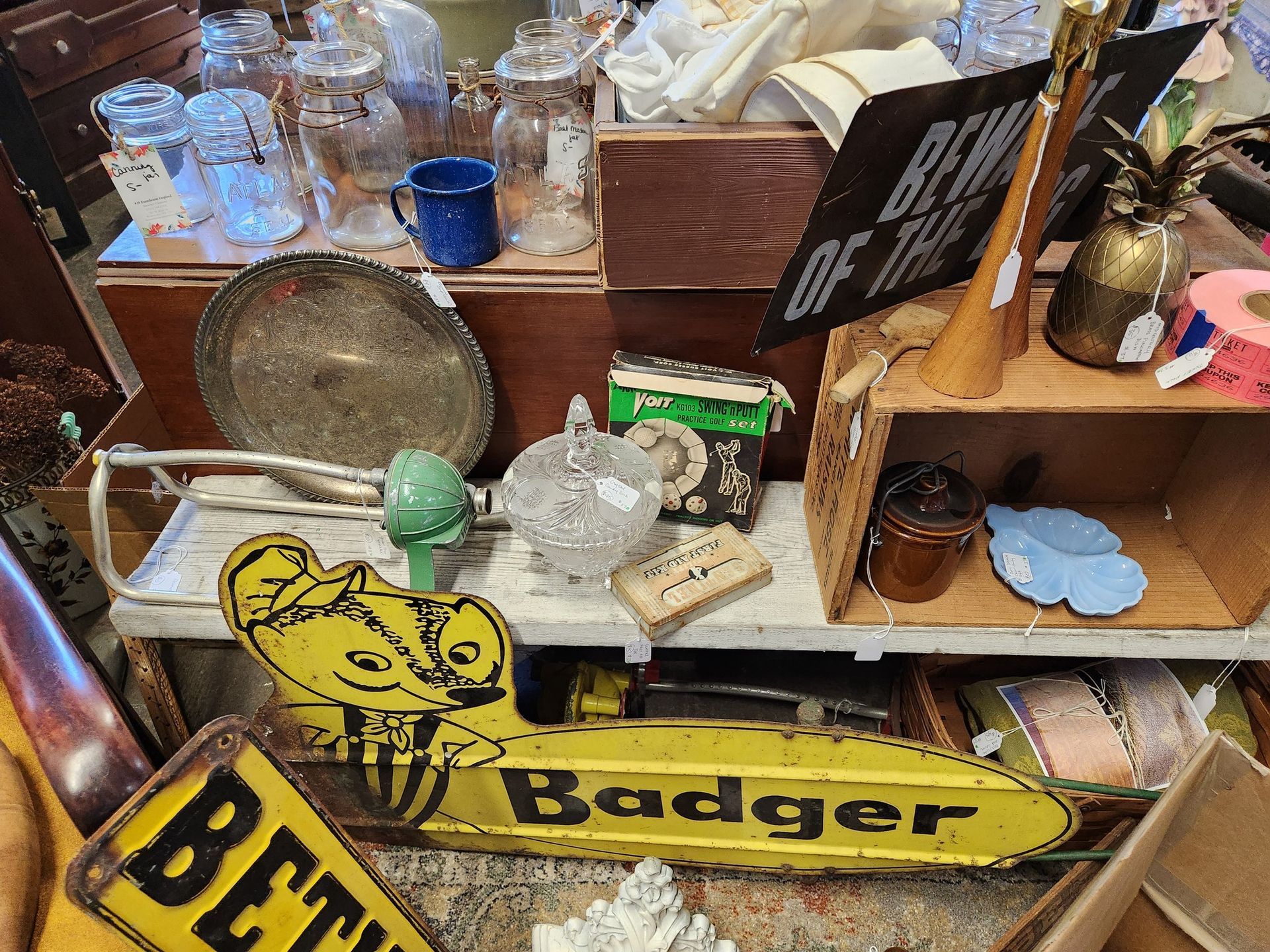 Antique Signs and Décor